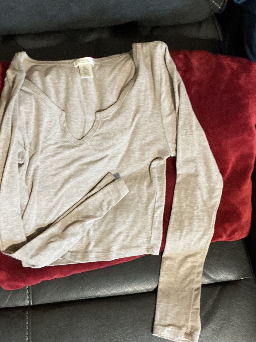 Bozzolo Heather Gray Long-Sleeve V-Neck Top